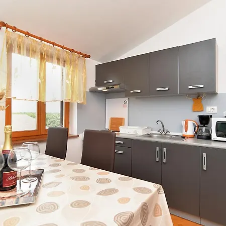 Apartment Klaudija 1629 Pula