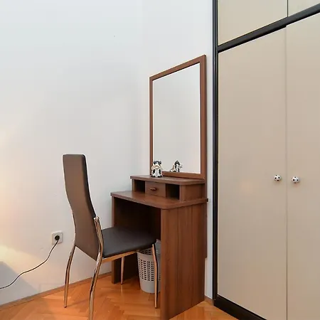 公寓 Klaudija 1629 普拉